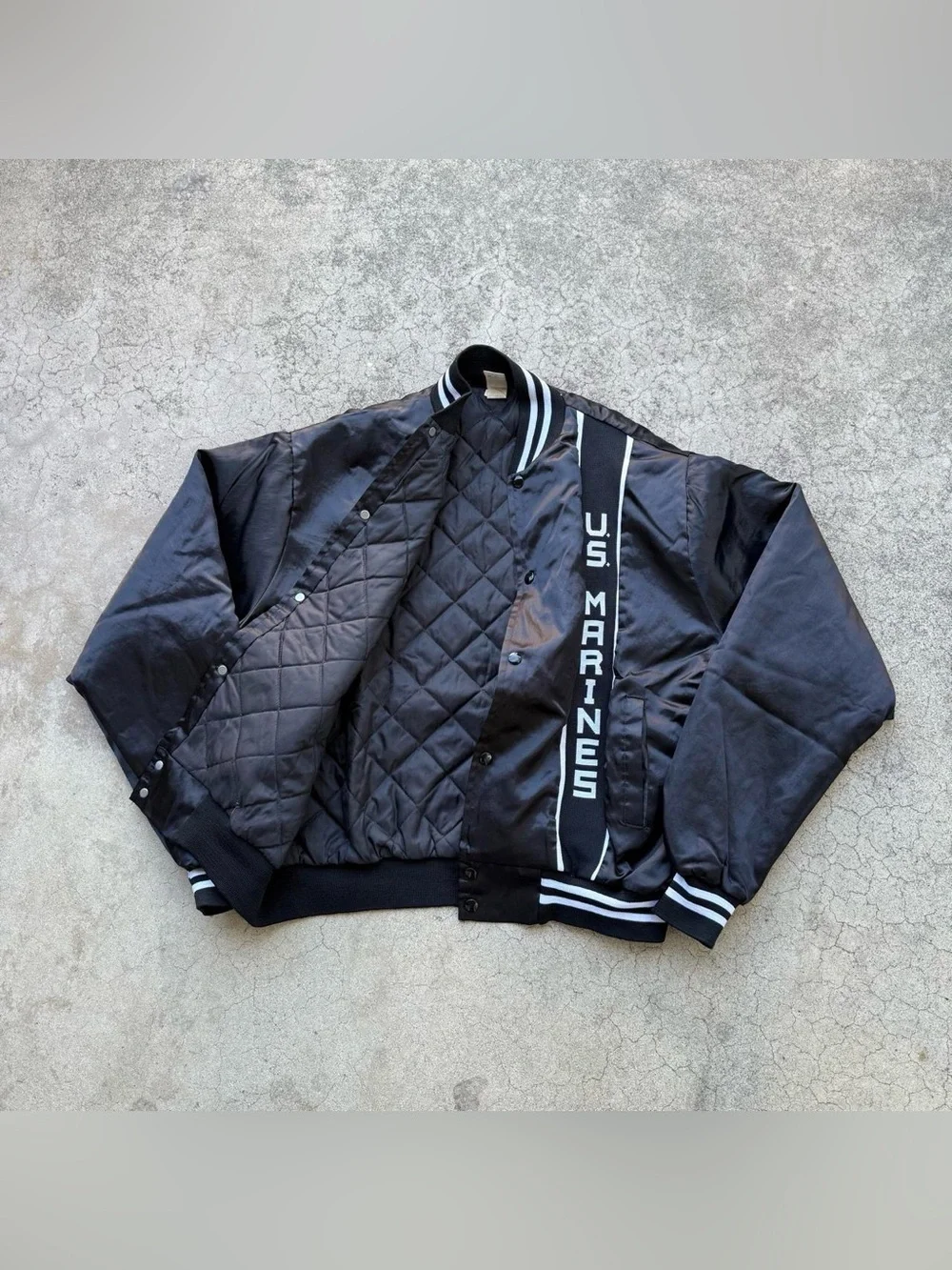Vintage 80’s 90’s US MARINES Quilted Satin Bomber Jacket